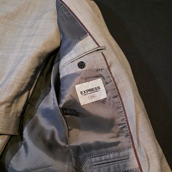 Express Light Gray Suit 38R - Picture 3 of 8